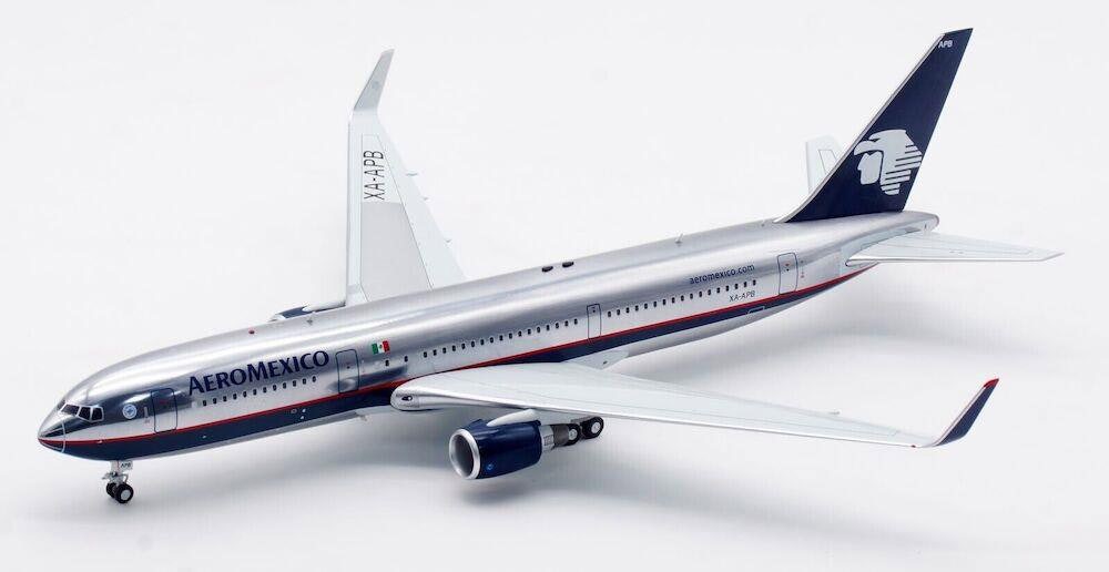 MCSlots Aeromexico Boeing 767-3Q8/ER XA-APB With Stand 1:200 Inflight200 IF763AM1123P