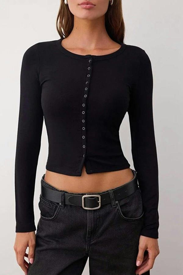 WOVCOR Full Front Snap Fitted Knit Blouse