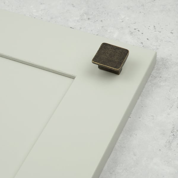 Handle & Home 32mm Antique Brass Square Knob