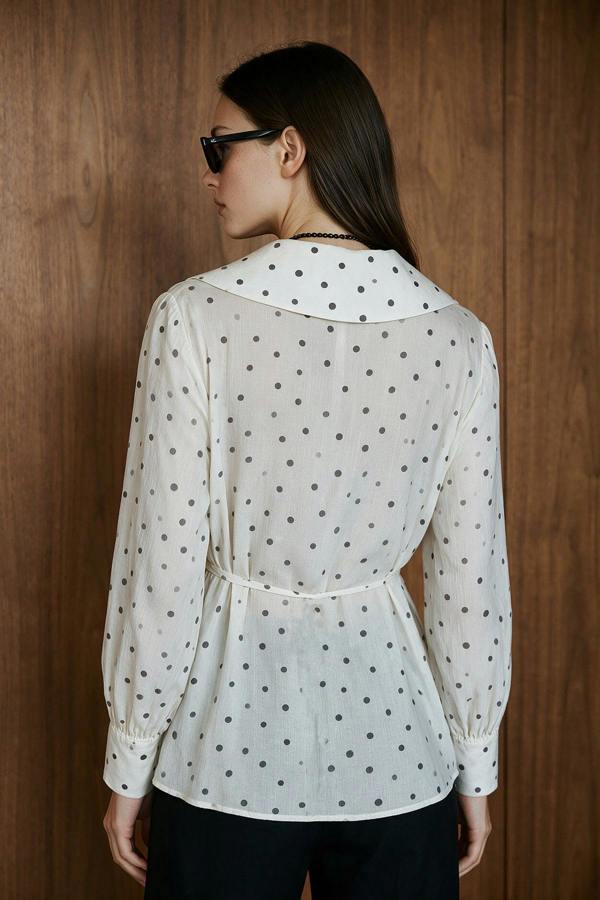 Long Sleeve Collared Lightweight Jacket
