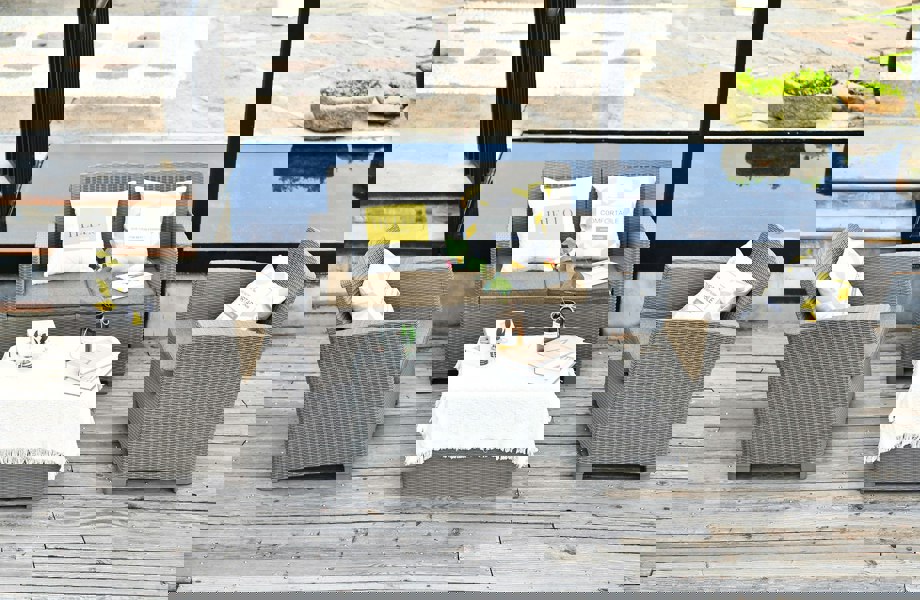 Centurion Supports SANTANA 4 Piece PE Rattan 4-Seater with Cushions Garden Furniture and Coffee Table Set in Grey