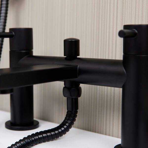 Flode Eslov | Bath Shower Mixer Tap | Includes Handset and Holder | Matt Black