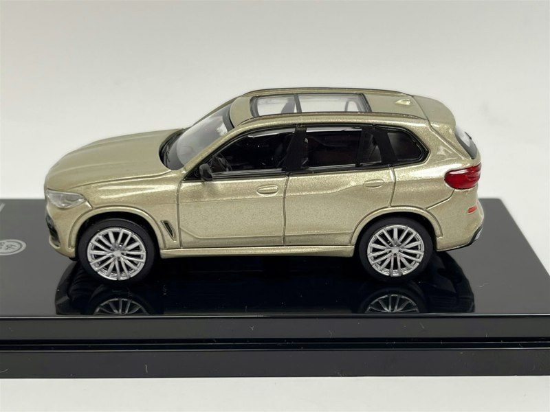 2018 bmw x5 g05 sunstone metallic lhd 1:64 scale paragon 55187