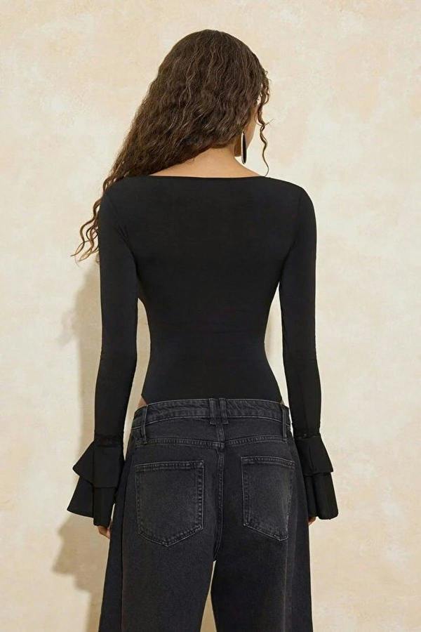 WOVCOR Lace V-Neck Stretch Knit Snap Button Bodysuit