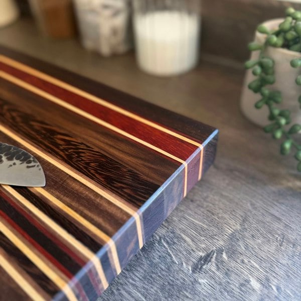 Giraffes & Craftz The Bear - Exotic Wooden Chopping Board