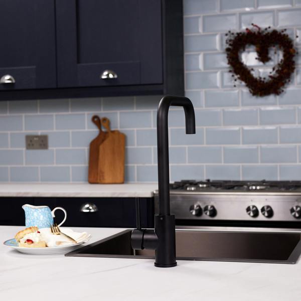 Flode Arendal | Single Lever Kitchen Sink Mixer Tap with Swivel Spout | Matt Black Finish