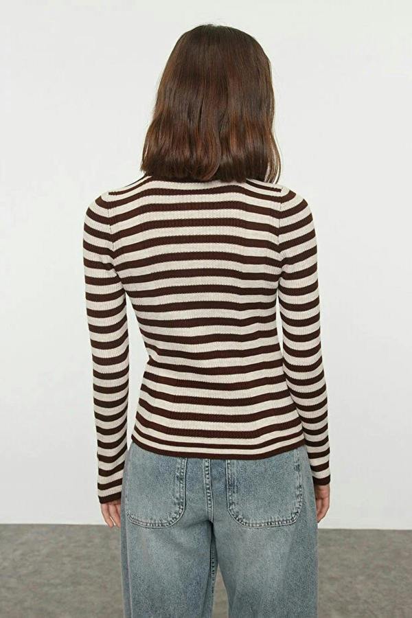 WOVCOR Striped Fitted Knit Sweater
