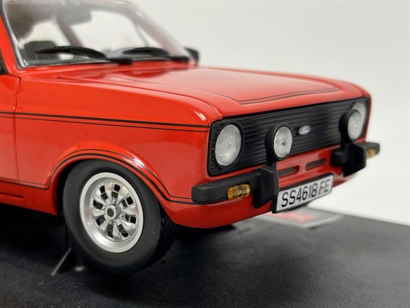 1975 ford escort mkii 1600 sport red 1:18 scale sun star 4618