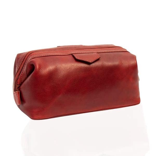 Brodeux leather washbag on a white background