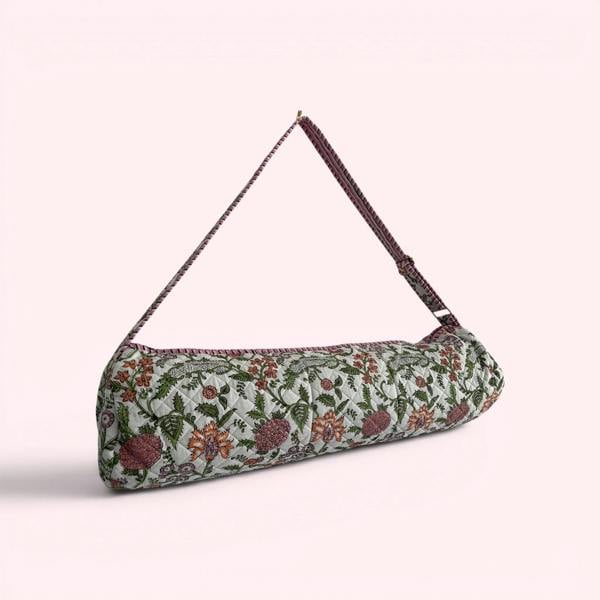 Hayley & Co Yoga Mat Bag | White Garden Floral Print