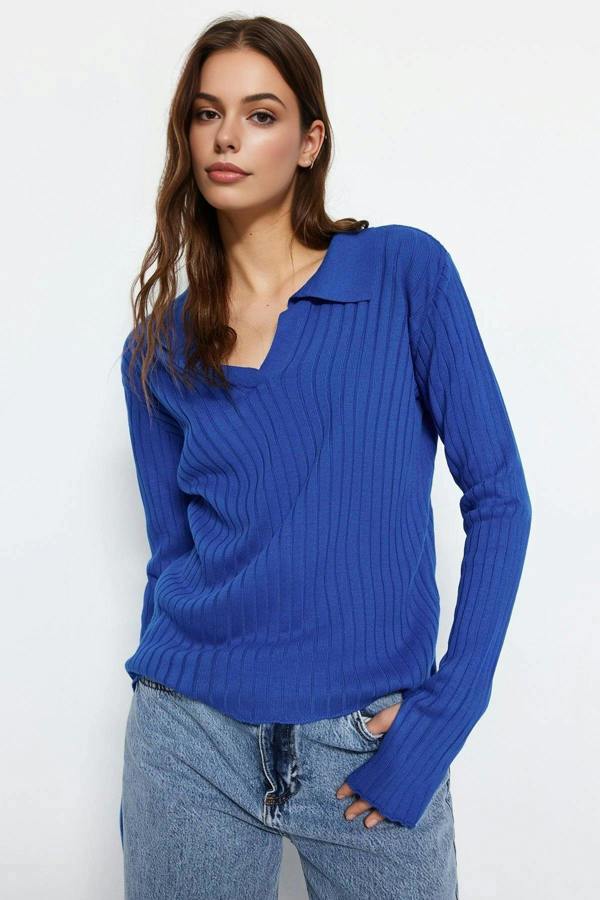 WOVCOR Polo Neck Knit Sweater with Finger Detail