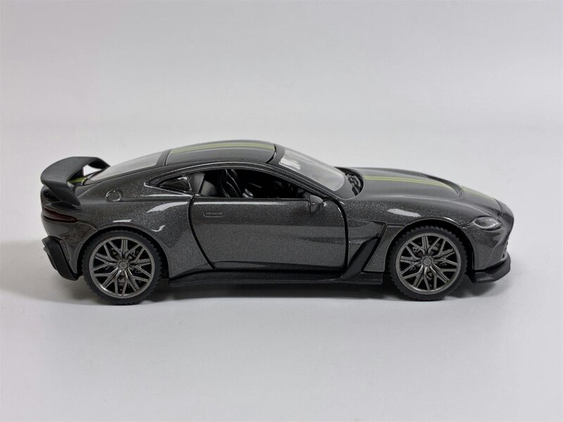 MCSlots Aston Martin V12 Grey 1:43 Scale CMJ Diecast DC143AMV12GY