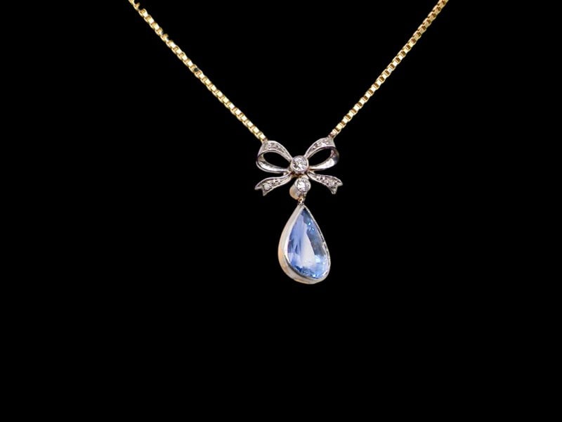 Vintage Tom A fine vintage Sapphire and Diamond pendant