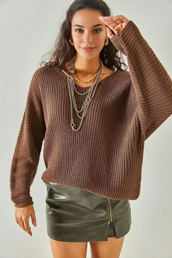 Hoxton Gal V-Neck Fisherman’s Rib Knit Oversized Sweater