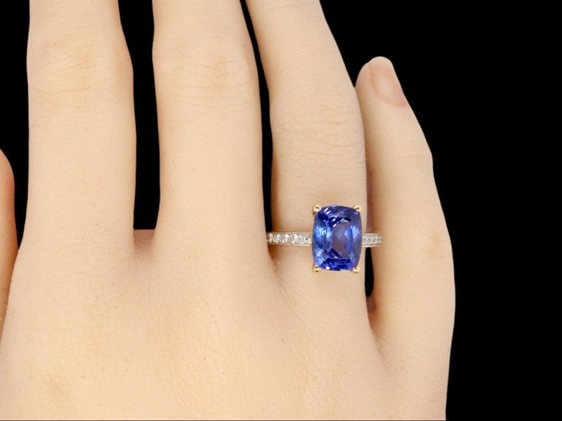 Vintage Tom A beautiful Tanzanite and Diamond Ring