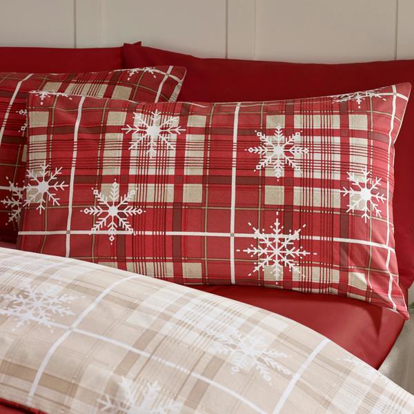 Catherine Lansfield Christmas Scandi Check Reversible Duvet Cover Set Red