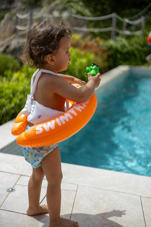 swimming aid