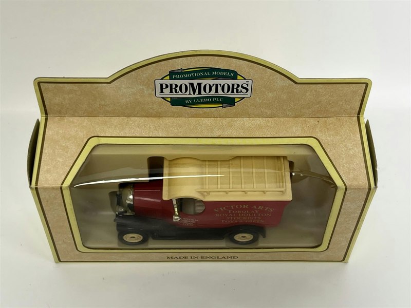 MCSlots Victor Arts Torquay Royal Doulton Van Pro Motors Lledo VATRD01D B2