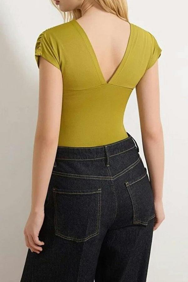 WOVCOR Fitted V-Neck Knitted Bodysuit with Accessory Details