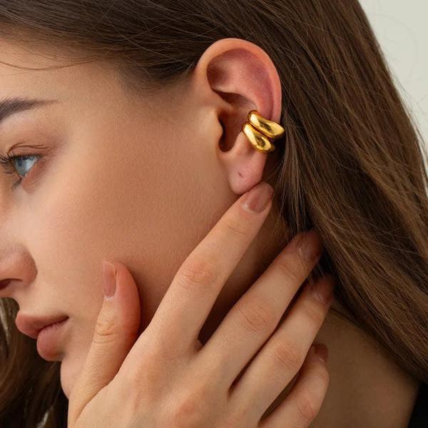 Elk & Bloom Chubby 14k Gold Huggie Hoop Ear Cuff