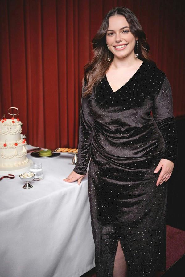 WOVCOR V-Neck Midi Embellished Velvet Knit Plus Size Dress