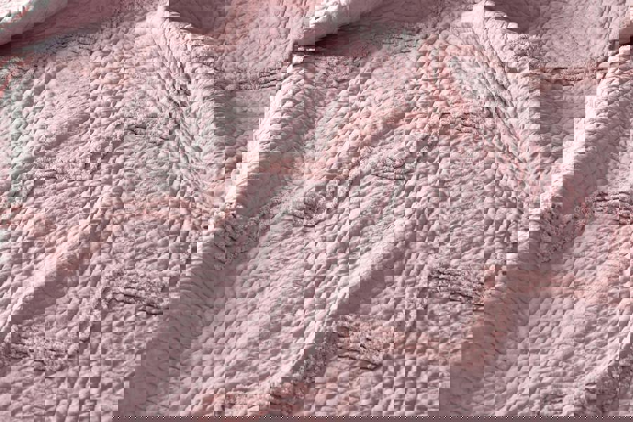Smart Living Luxurious Zig-Zag Polyester Bedspread - Blush Pink