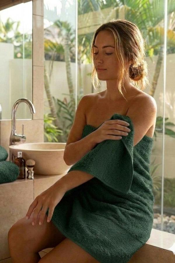 Dyzi Supersoft Absorbent Egyptian Cotton Bathroom Towels 550GSM