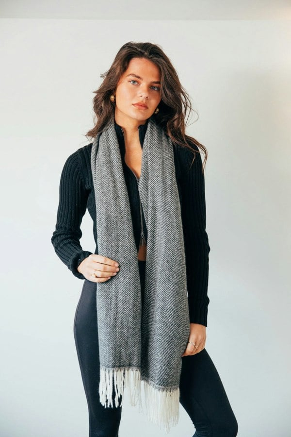 SVNX Herringbone Tassle Scarf In Black and White