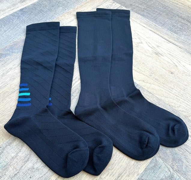 Compression Socks for Men & Women (20 - 30 mmHg) (Black/White, Pair) - aZengear (Artdriver Ltd)