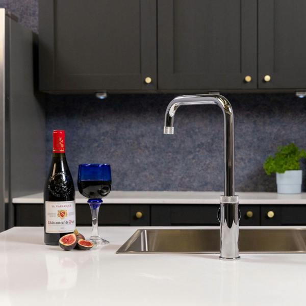 Flode Hjul  | Single Lever Industrial Style Kitchen Tap | Swan Neck Design | Chrome
