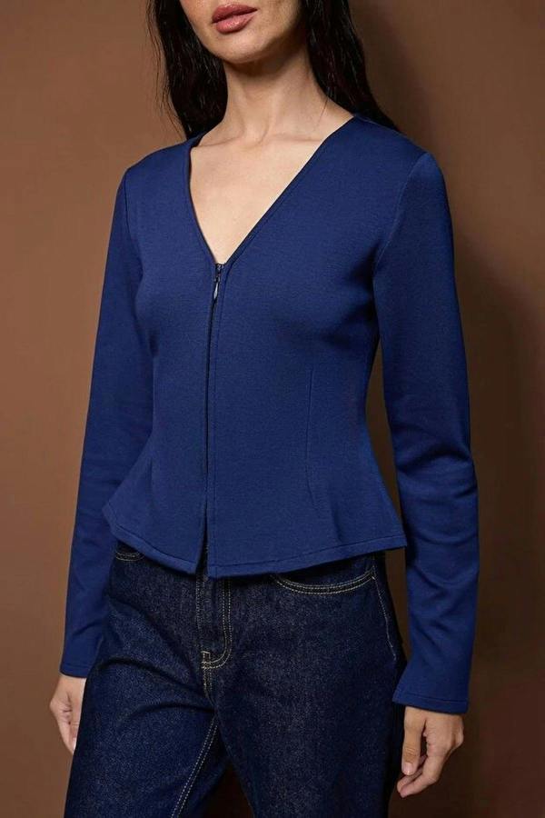 WOVCOR V-Neck Zip-Up Knitted Blouse