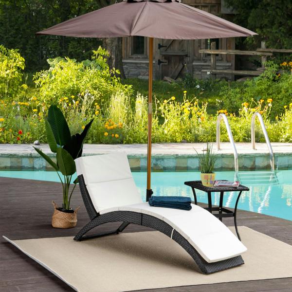 Single Rattan Lounger (Simple)