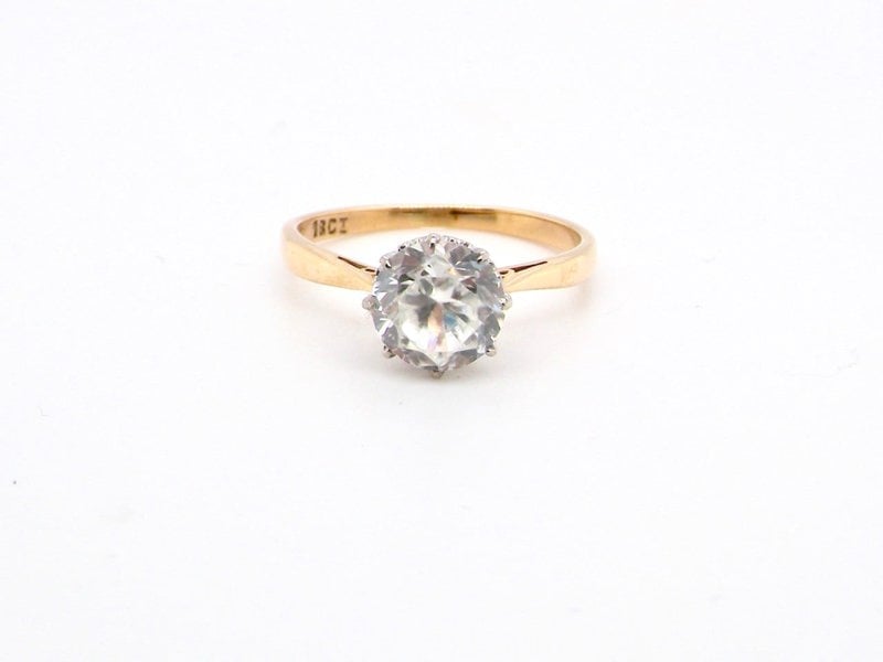 A_vintage_white_Zircon_dress_ring