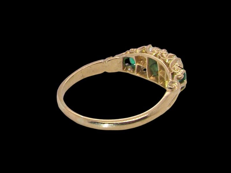 Vintage Tom An exceptional antique Emerald and Diamond Ring