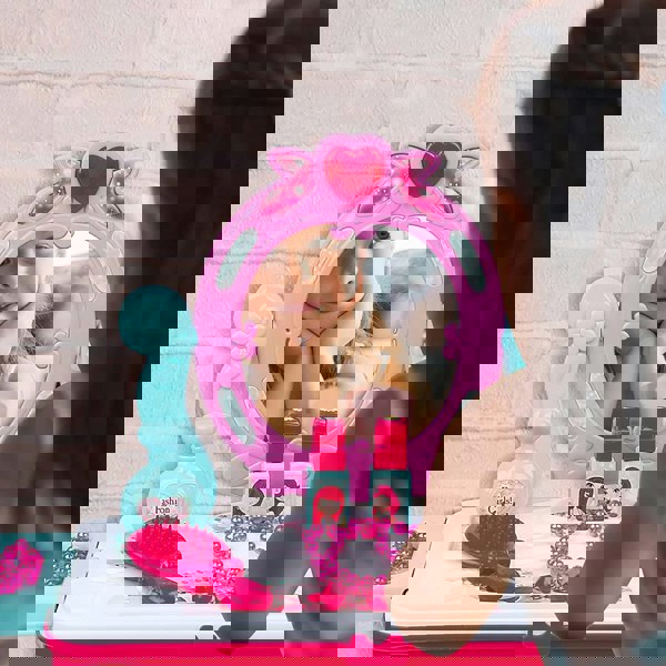 deAO Toys 2-in-1 Portable Vanity Dressing Table and Convertible Suitcase Role Play Set with Accessories Included