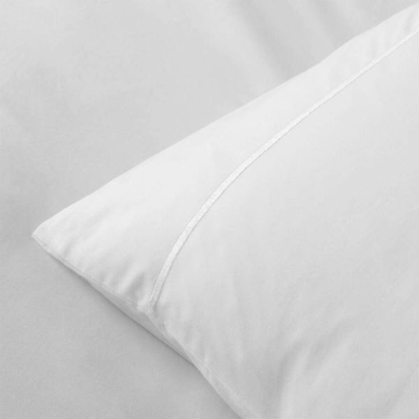 White 200 Thread Count Egyptian Cotton Pillowcases close-up detail 2 | Soak and Sleep