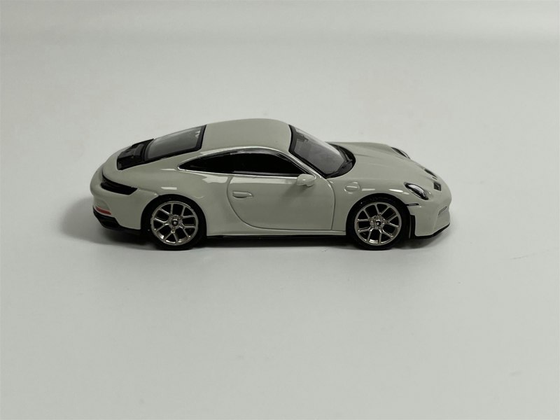 Mini GT Porsche 911 GT3 Touring Crayon White LHD 1:64 Mini GT MGT00675L