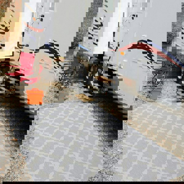 Grey Trellis Design Outdoor Rug for Garden & Patio