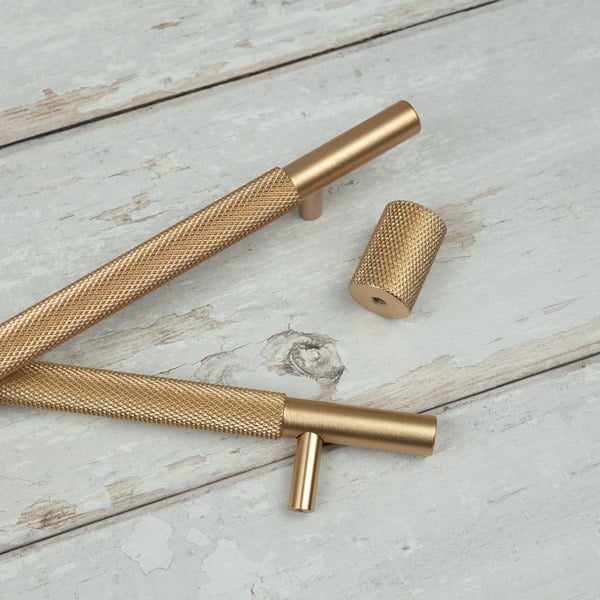 Handle & Home Knurled Brass Bar Handles and Knob