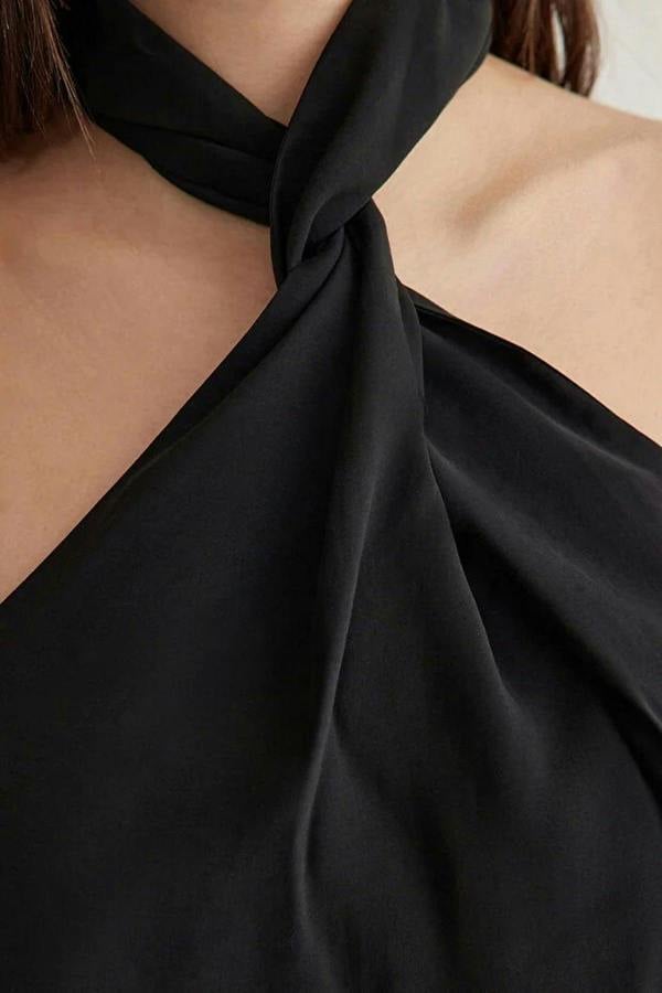 WOVCOR Halter Neck Knotted Woven Blouse