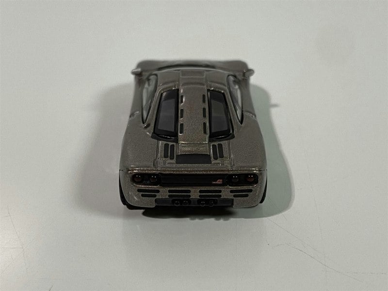 minichamps 870133824 mclaren f1 roadcar 1994 grey metallic 1:87 scale