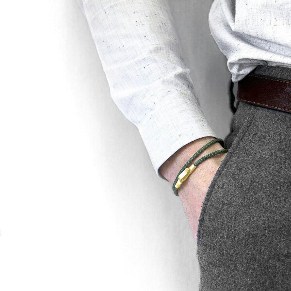 Anchor & Crew Racing Green Liverpool 9ct Yellow Gold and Stingray Leather Bracelet