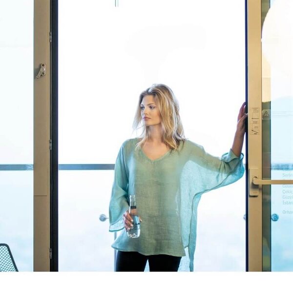 Cotton and Olive Turna Pure Linen Tunic ---