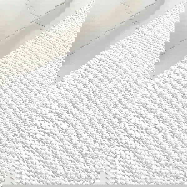 Country Club Chenille Loop White Bath Mat