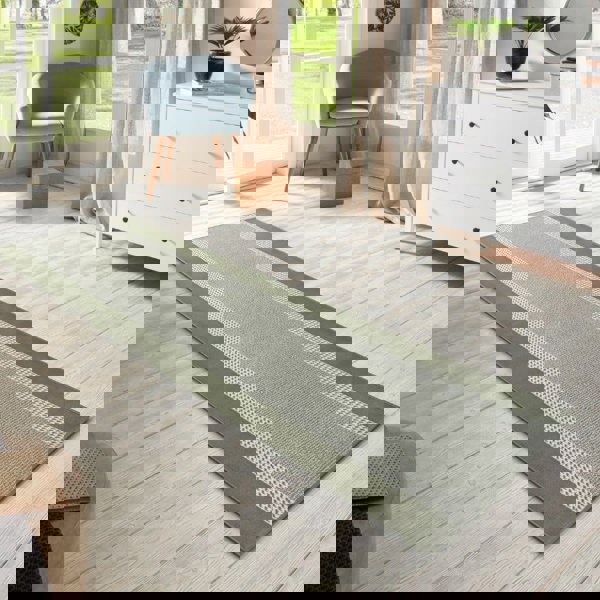 Designer Velours Green Runner “Band” – Classic Elegance