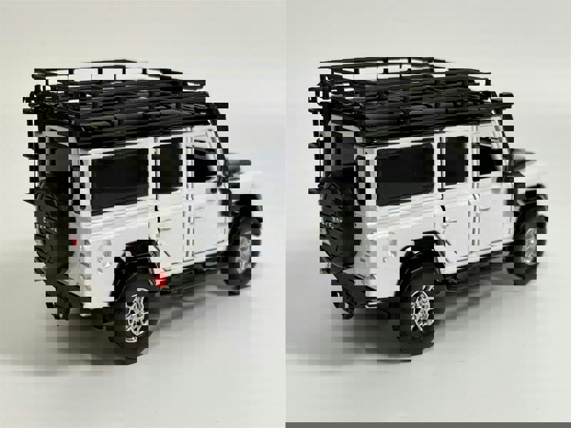 Tayumo Land Rover Defender 110 White LHD 1:32 Light & Sound Tayumo 32105011