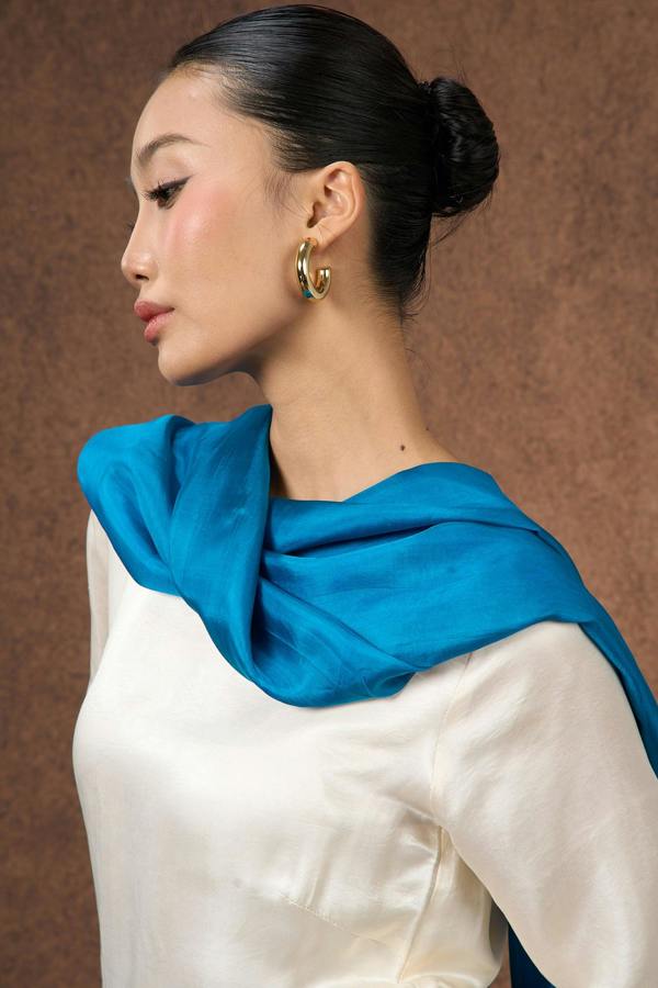 Teal Blue Silk Scarf – Hand-Dyed Mulberry Silk, Wedding Guest & Evening Wrap