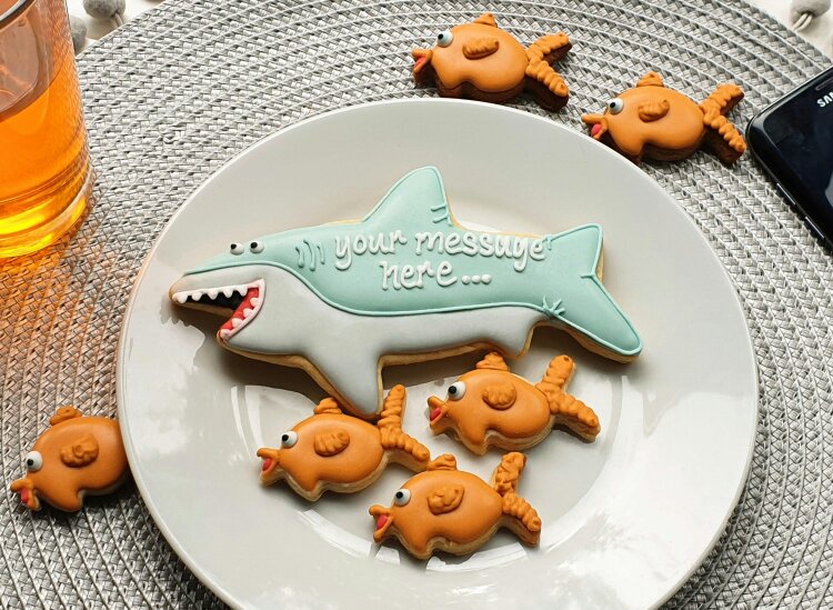The Cookie Collaboration Hand-iced Personalised Shark Cookie LETTERBOX GIFT