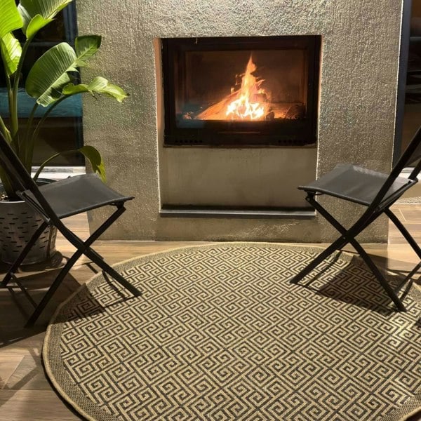 Nature Outdoor Rug Dark Grey jute-look designs and soft, non-shedding texture, moisture and UV protected.