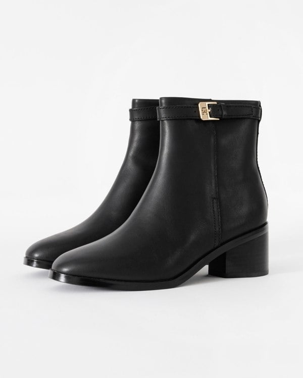 Tommy Hilfiger TH Buckle Womens Riding Leather Mid-Heel Booties in Black